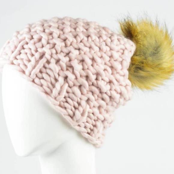 NEW LETO women's oversized chunky knit pom pom beanie in blush pink - Picture 1 of 2